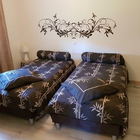 Gite Le Petit Pied-A-Terre La Chapelle-Saint-Sauveur  Kültér fotó
