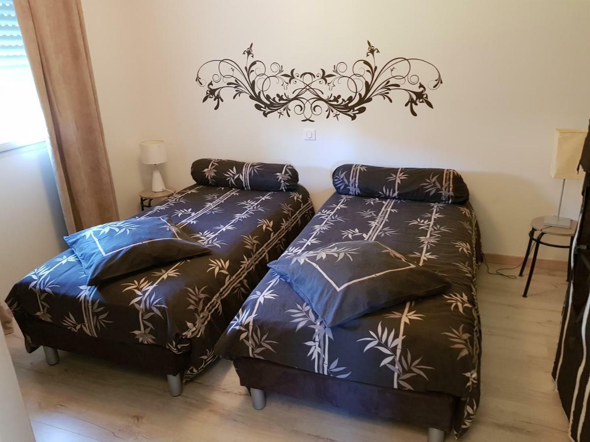 Gite Le Petit Pied-A-Terre La Chapelle-Saint-Sauveur  Kültér fotó