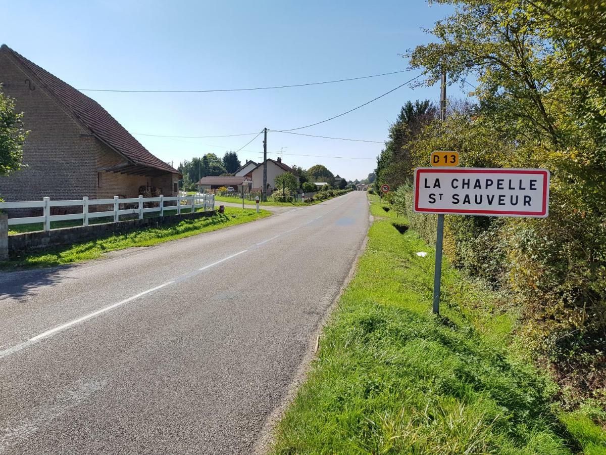 Gite Le Petit Pied-A-Terre La Chapelle-Saint-Sauveur  Kültér fotó