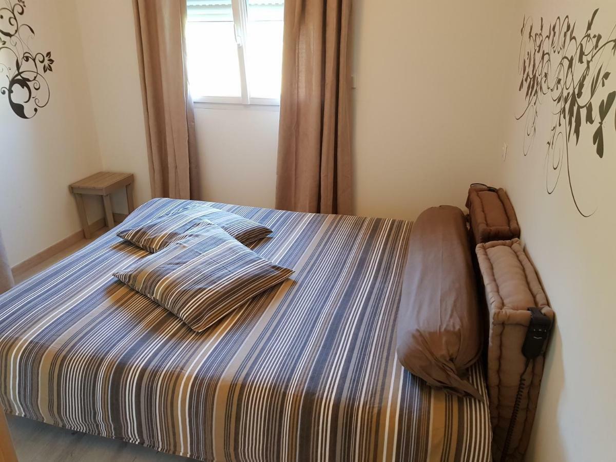 Gite Le Petit Pied-A-Terre La Chapelle-Saint-Sauveur  Kültér fotó