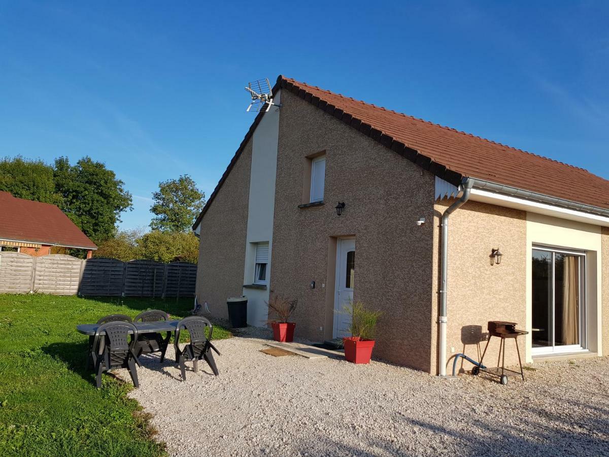 Gite Le Petit Pied-A-Terre La Chapelle-Saint-Sauveur  Kültér fotó